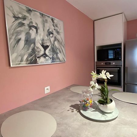 Next2Airport - Appartement House Of Lions Ransart Exterior foto